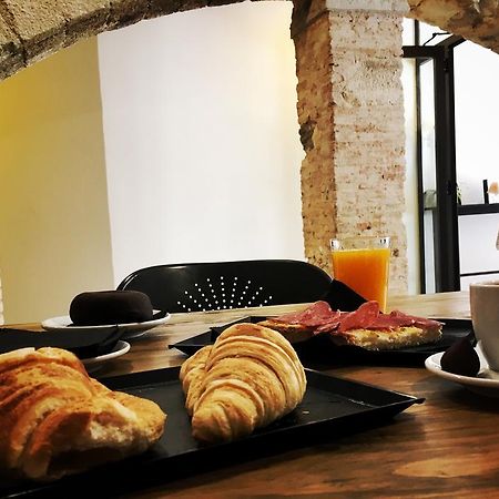 Girona Housing Ginesta 9 Apartment Bagian luar foto