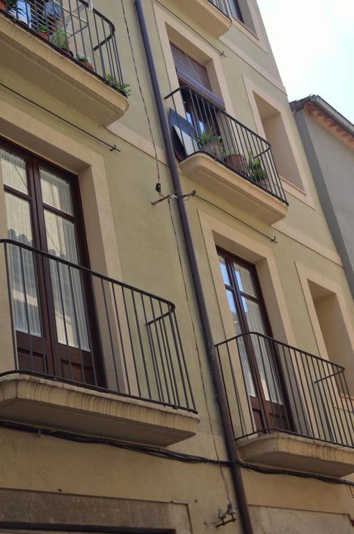 Girona Housing Ginesta 9 Apartment Bagian luar foto