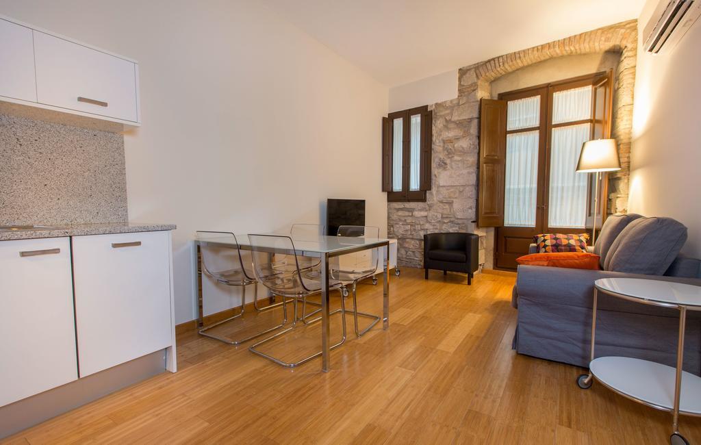 Girona Housing Ginesta 9 Apartment Bagian luar foto