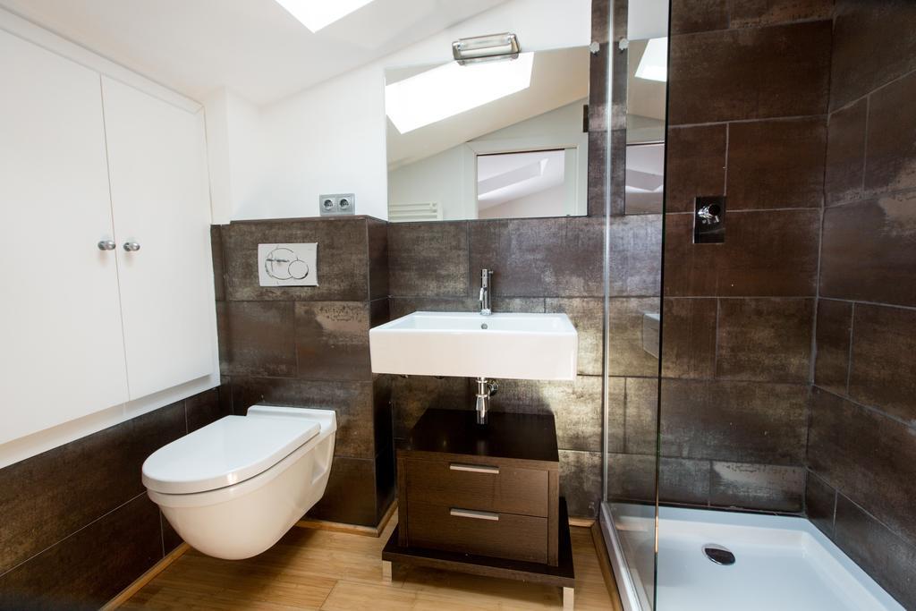 Girona Housing Ginesta 9 Apartment Bagian luar foto