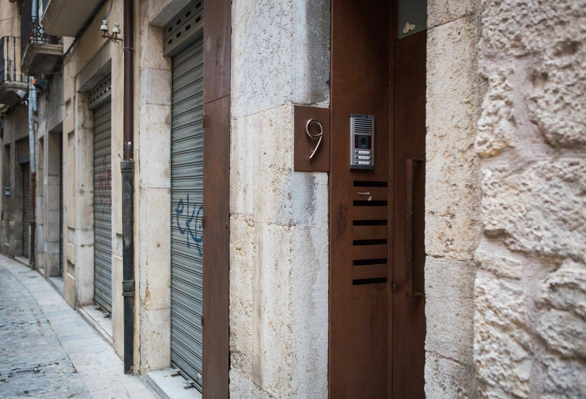Girona Housing Ginesta 9 Apartment Bagian luar foto